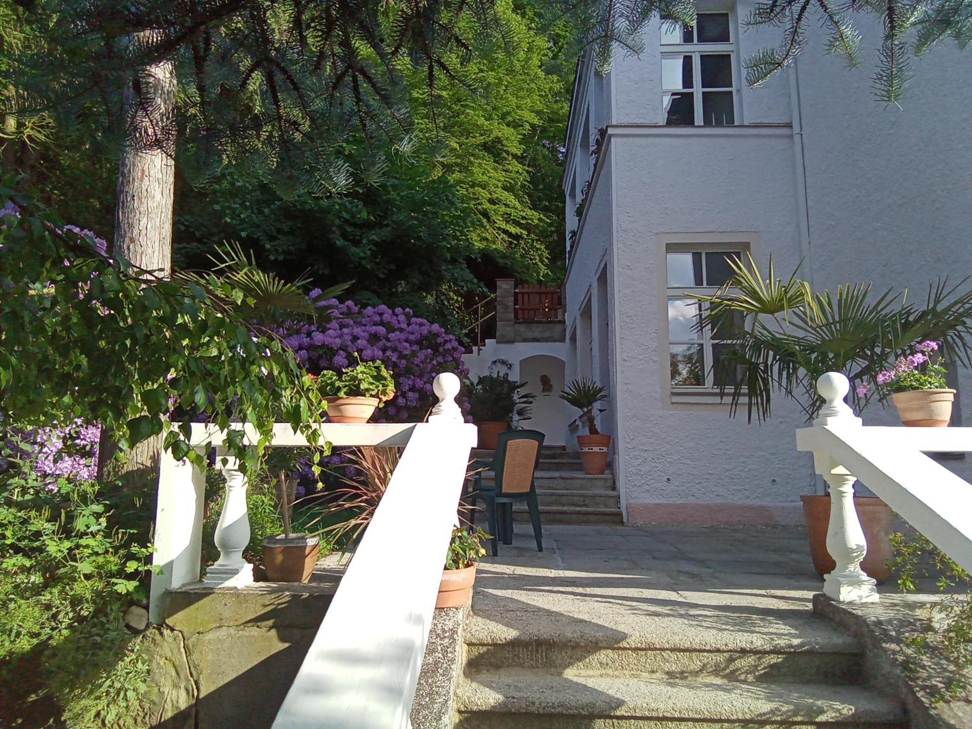 Pension Baron Schoeneck Karlovy Vary Bagian luar foto