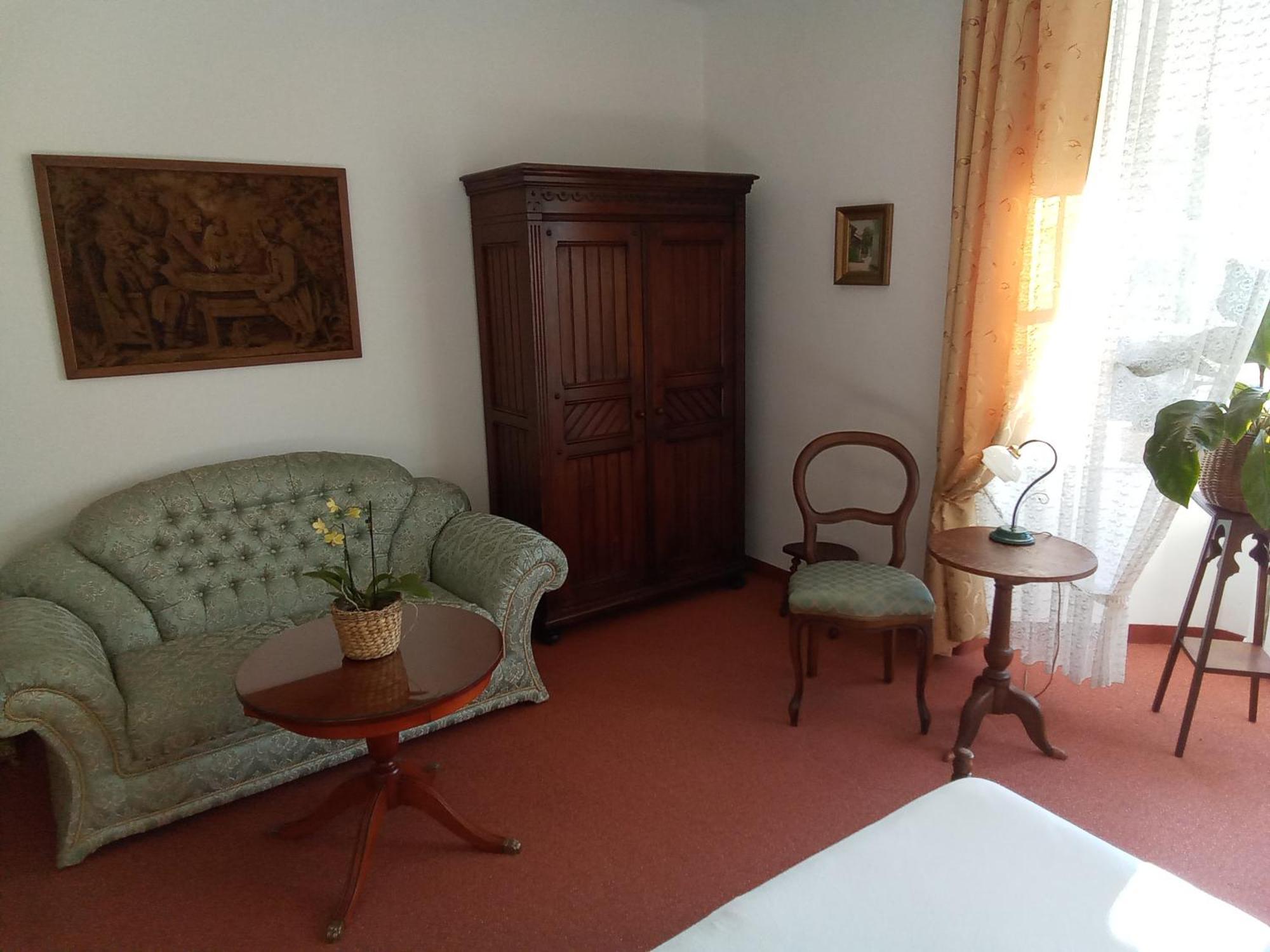 Pension Baron Schoeneck Karlovy Vary Bagian luar foto